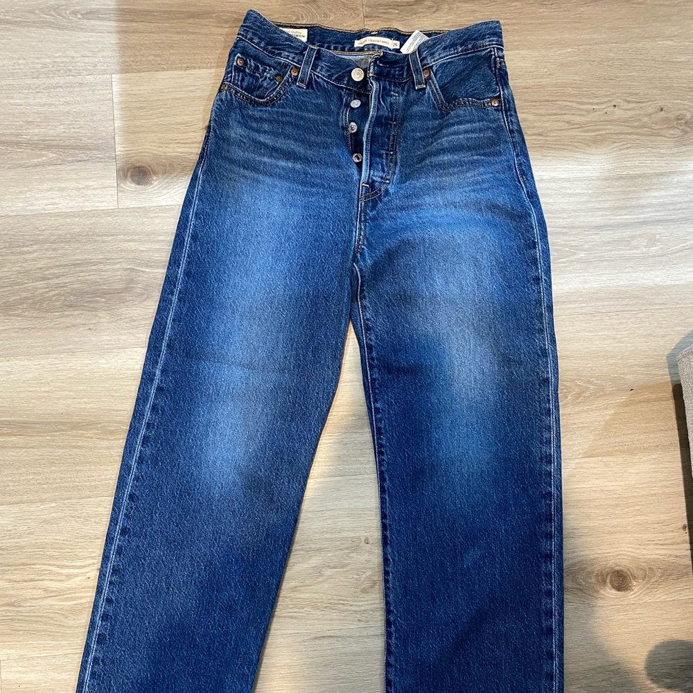 Levi’s Ribcage brand new - Valley View